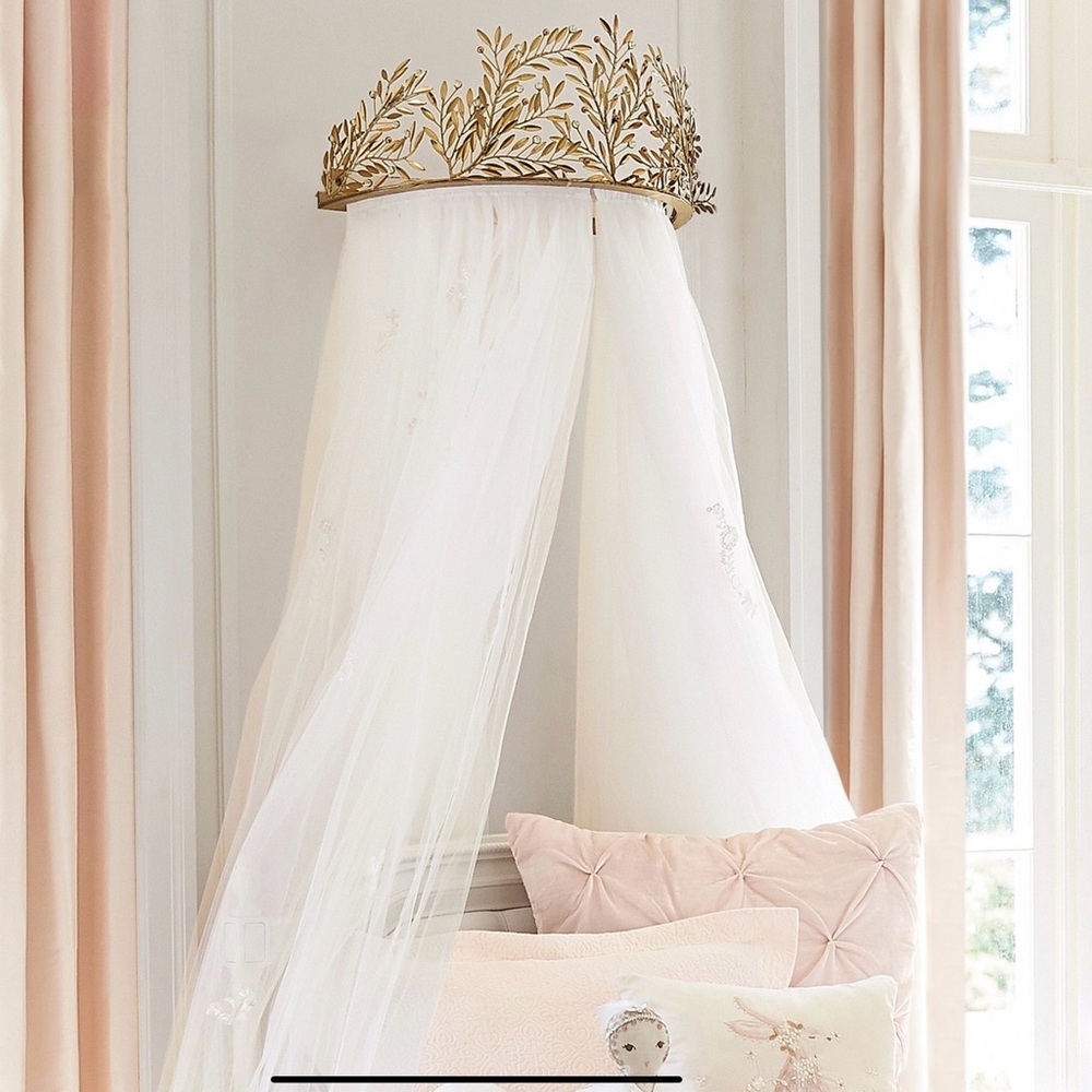 Pottery barn Kids Monique Lhuillier Gold Vine Cornice and Sheers